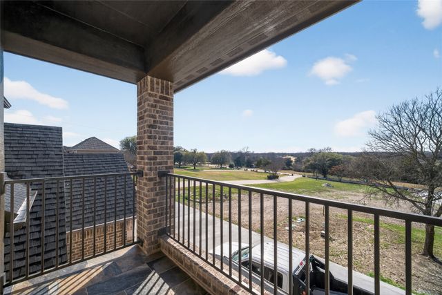 1530 S Houston School Road, Lancaster, TX 75146