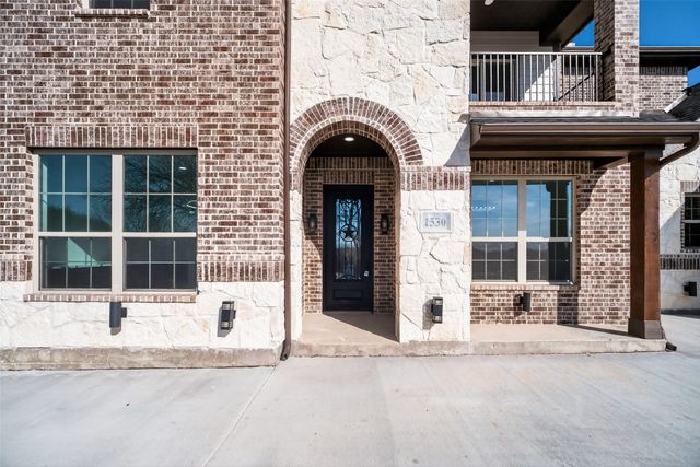 1530 S Houston School Road, Lancaster, TX 75146