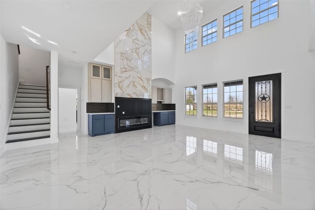 1530 S Houston School Road, Lancaster, TX 75146