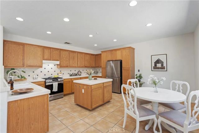 7701 Jordan, Canoga Park, CA 91304