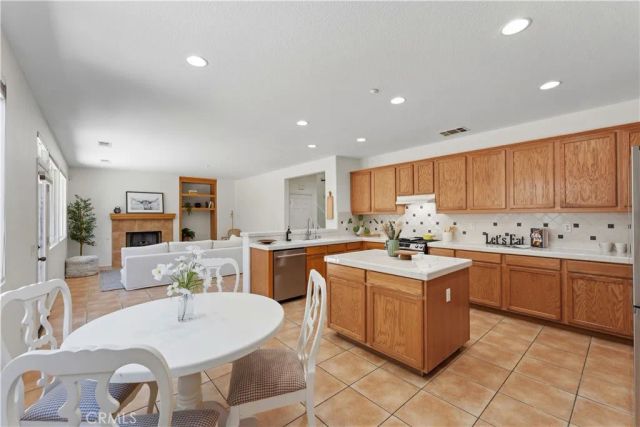 7701 Jordan, Canoga Park, CA 91304
