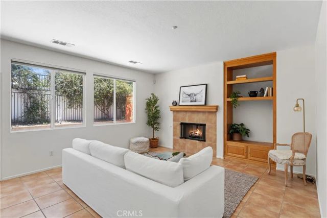 7701 Jordan, Canoga Park, CA 91304