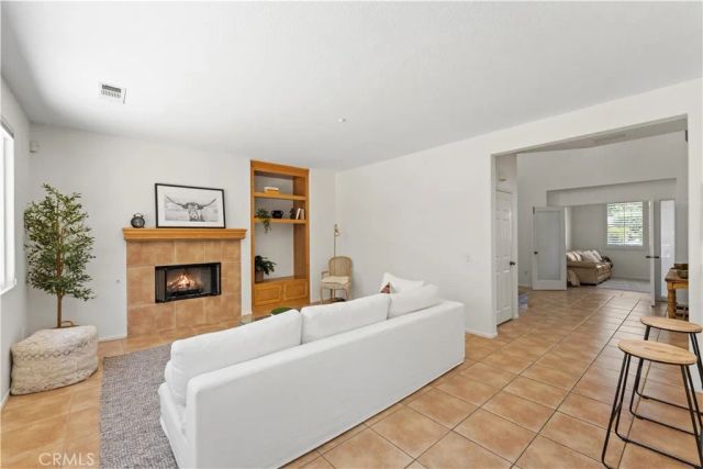 7701 Jordan, Canoga Park, CA 91304