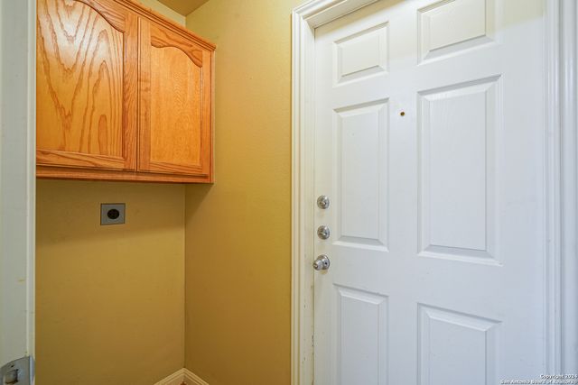 1043 Misty Acres Dr, New Braunfels, TX 78130