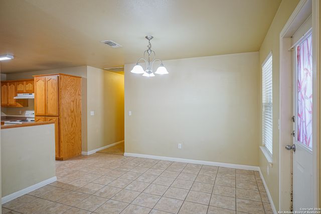1043 Misty Acres Dr, New Braunfels, TX 78130