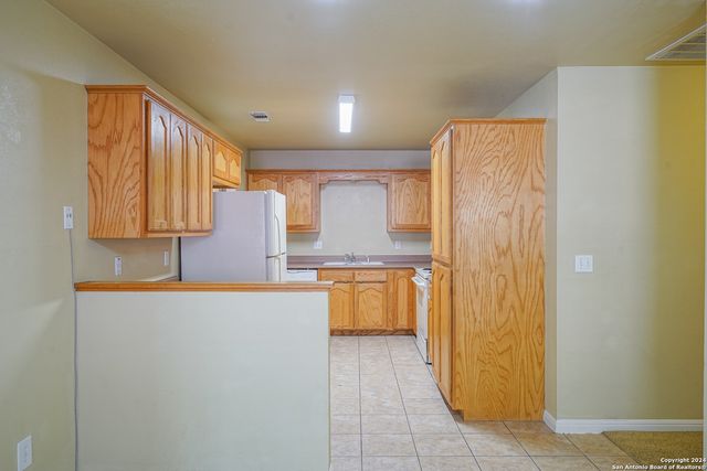 1043 Misty Acres Dr, New Braunfels, TX 78130