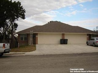 1043 Misty Acres Dr, New Braunfels, TX 78130
