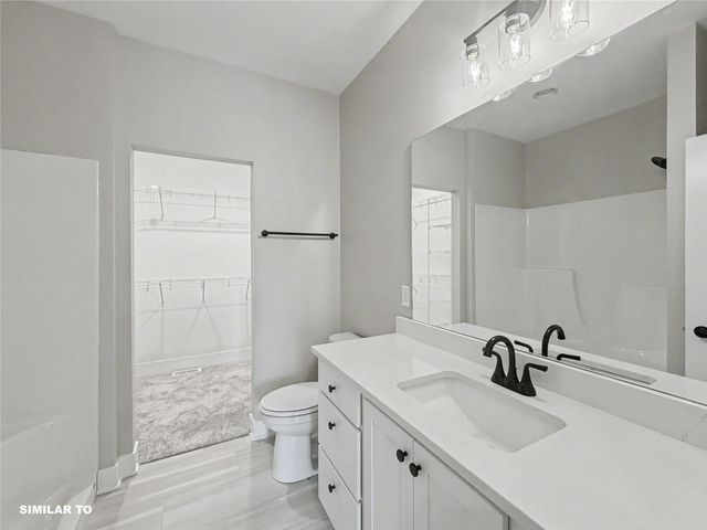 2939 Lake Hill Drive, Des Moines, IA 50320