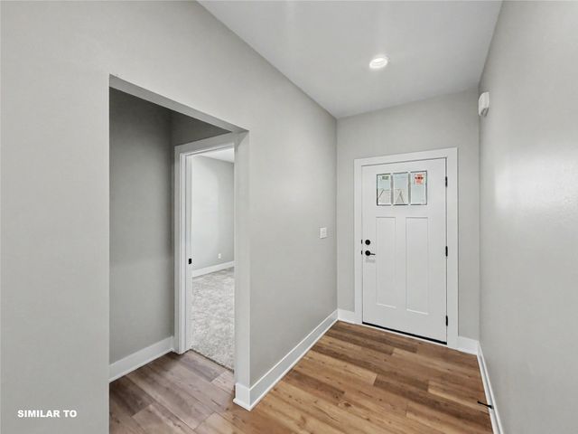 2939 Lake Hill Drive, Des Moines, IA 50320