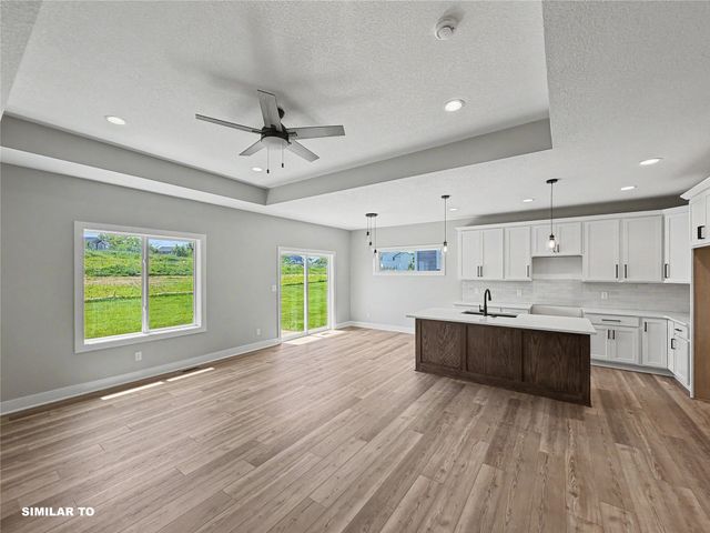 2939 Lake Hill Drive, Des Moines, IA 50320