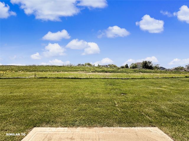 2939 Lake Hill Drive, Des Moines, IA 50320