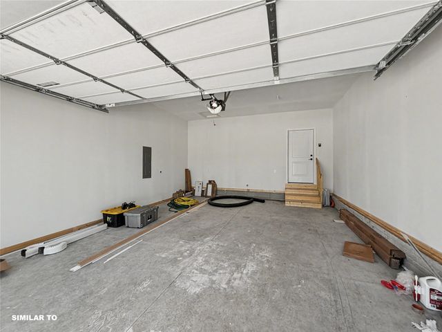 2939 Lake Hill Drive, Des Moines, IA 50320