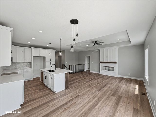 2939 Lake Hill Drive, Des Moines, IA 50320