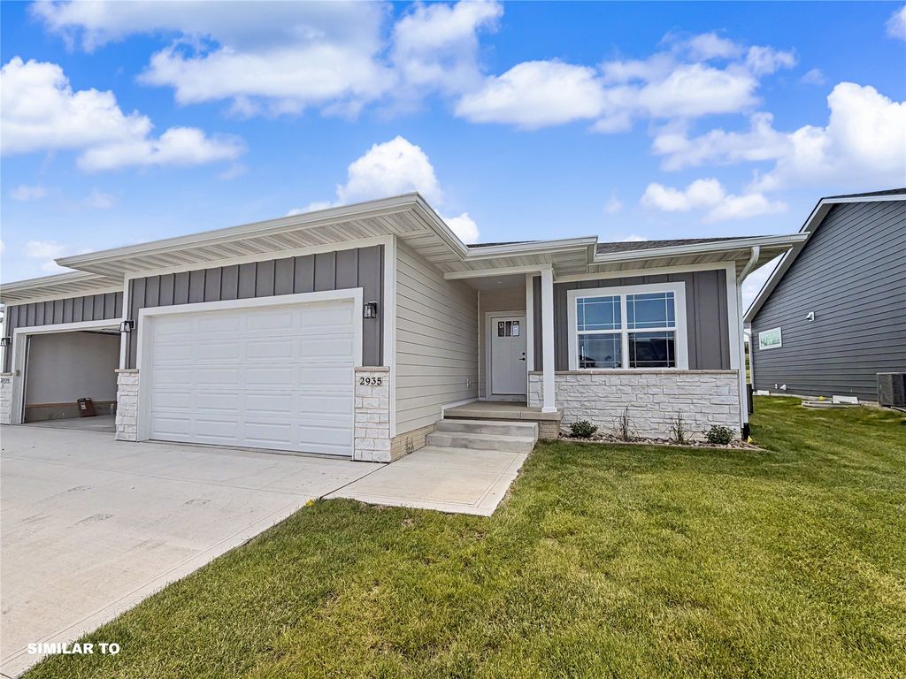 2939 Lake Hill Drive, Des Moines, IA 50320