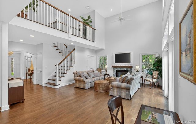 9 Briarsweet Lane, East Hampton, NY 11937