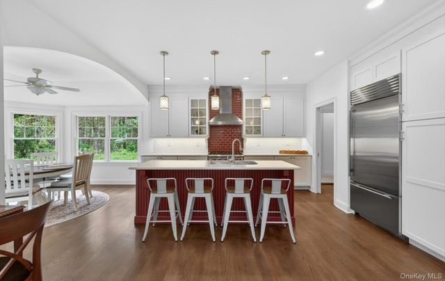 9 Briarsweet Lane, East Hampton, NY 11937