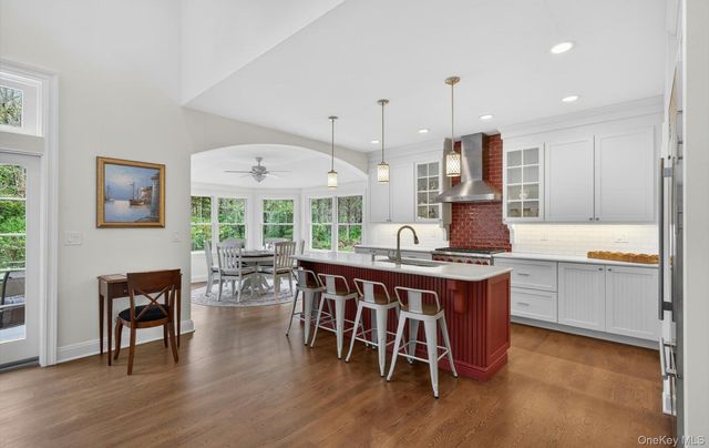 9 Briarsweet Lane, East Hampton, NY 11937