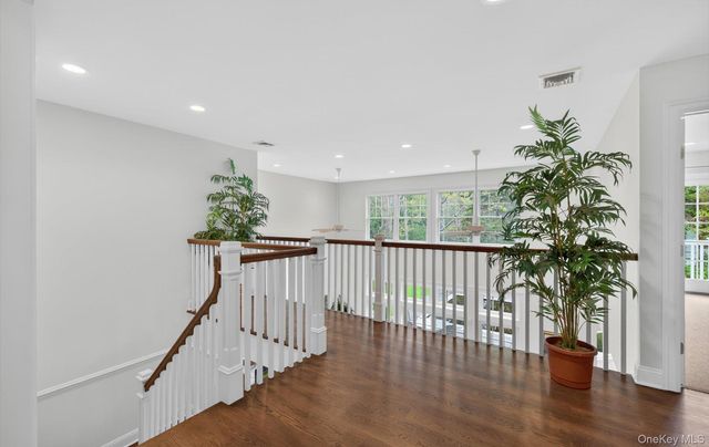 9 Briarsweet Lane, East Hampton, NY 11937