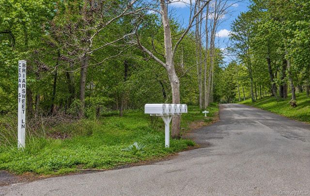 9 Briarsweet Lane, East Hampton, NY 11937