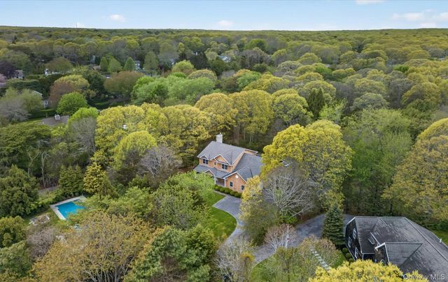 9 Briarsweet Lane, East Hampton, NY 11937