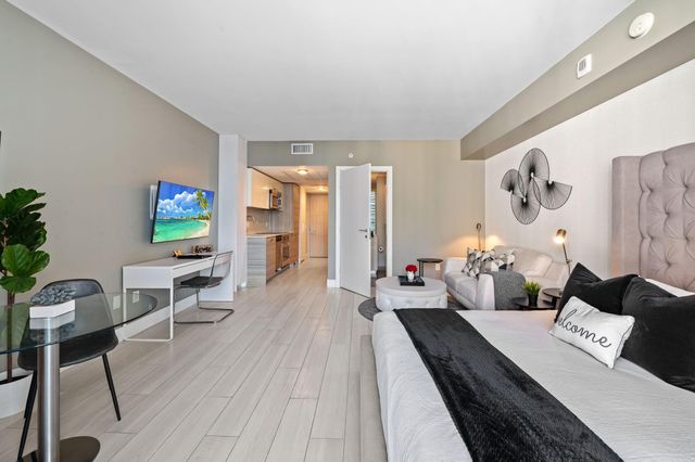 1300 Brickell Bay Drive 2600, Miami, FL 33131