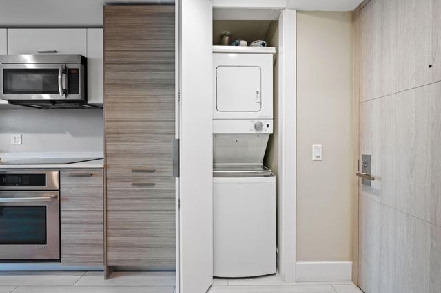 1300 Brickell Bay Drive 2600, Miami, FL 33131