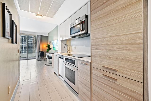 1300 Brickell Bay Drive 2600, Miami, FL 33131