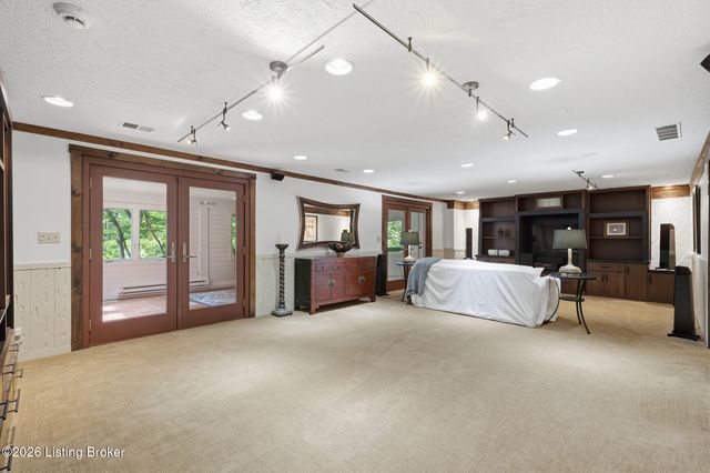 17400 Pope Dale Rd, Louisville, KY 40245