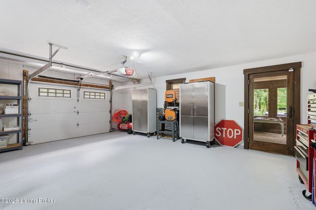 17400 Pope Dale Rd, Louisville, KY 40245