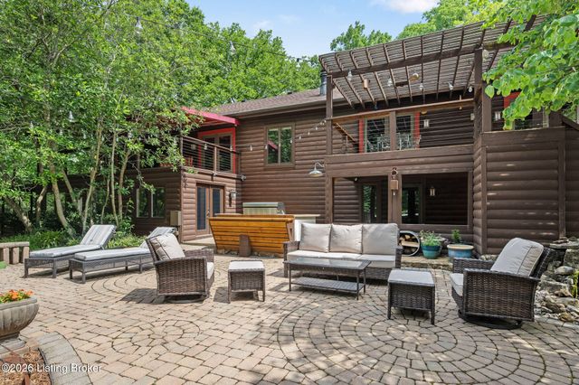 17400 Pope Dale Rd, Louisville, KY 40245