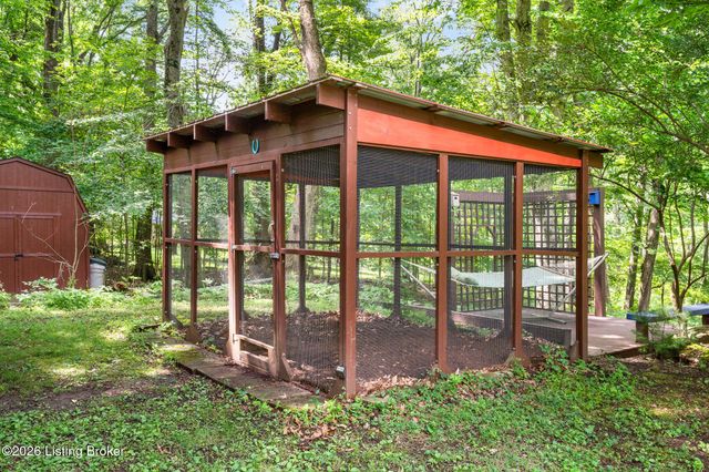 17400 Pope Dale Rd, Louisville, KY 40245