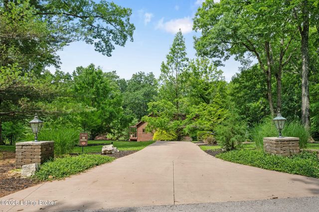 17400 Pope Dale Rd, Louisville, KY 40245