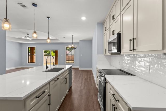 2618 Seevers Avenue, Dallas, TX 75216