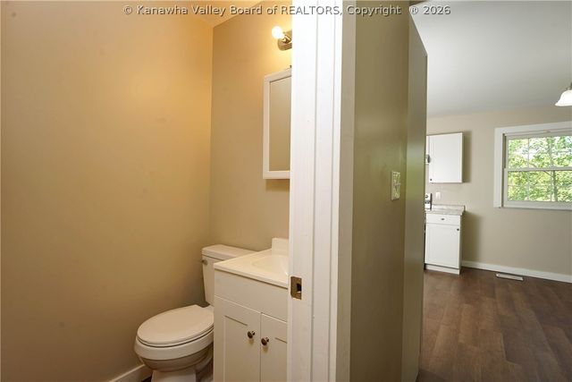 250 Eureka Road, Charleston, WV 25314