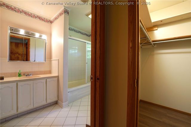 250 Eureka Road, Charleston, WV 25314