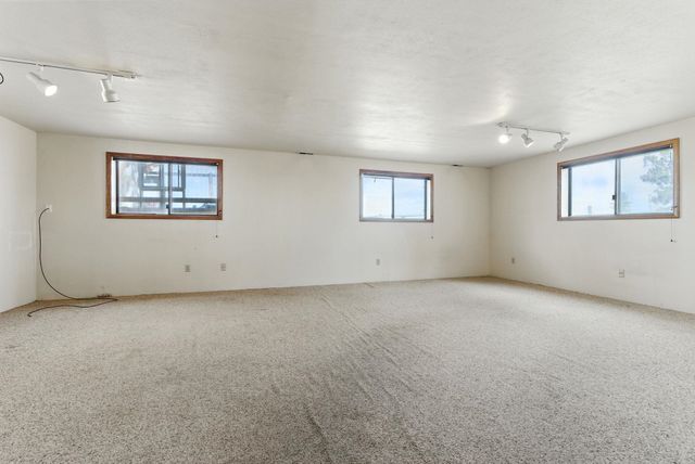 14510 W PINE BLUFF Rd, Nine Mile Falls, WA 99026