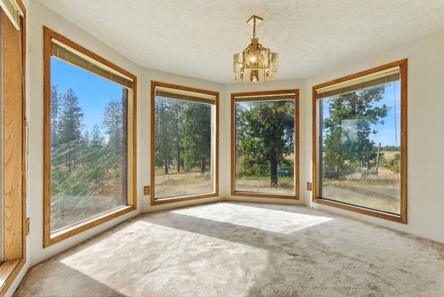 14510 W PINE BLUFF Rd, Nine Mile Falls, WA 99026