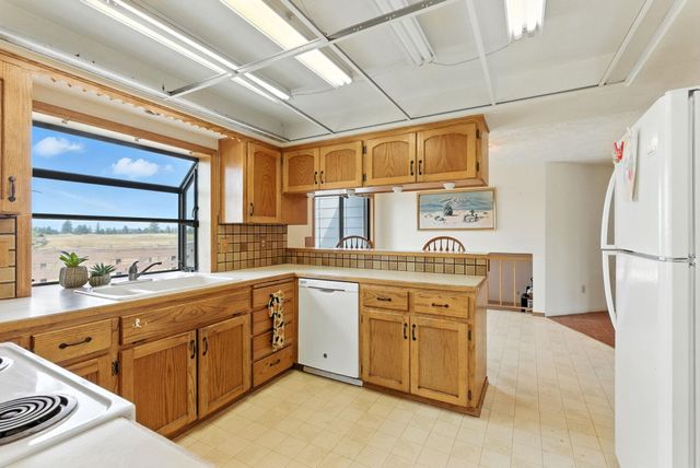 14510 W PINE BLUFF Rd, Nine Mile Falls, WA 99026