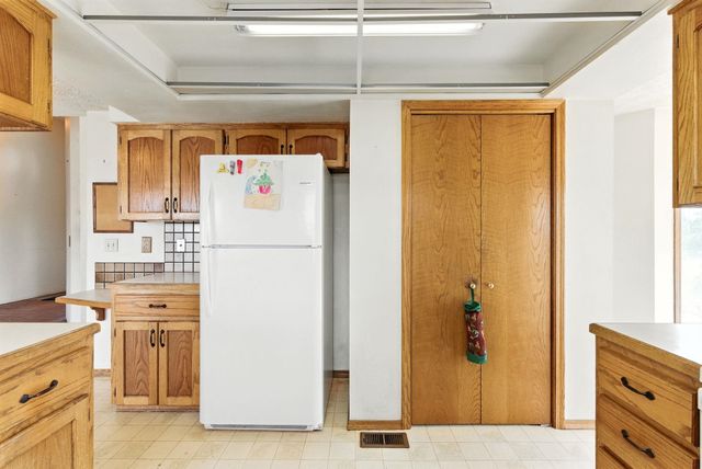 14510 W PINE BLUFF Rd, Nine Mile Falls, WA 99026