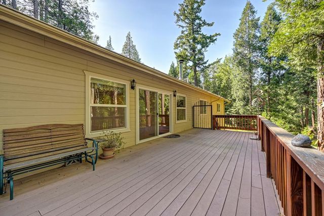25917 Mount Misery Ln, Pioneer, CA 95666