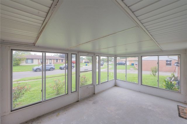 7803 Redbank Lane, Huber Heights, OH 45424