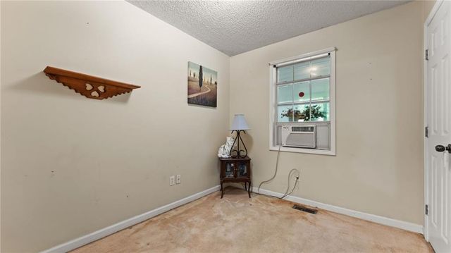 16 Two Run Crossing NW, Cartersville, GA 30120