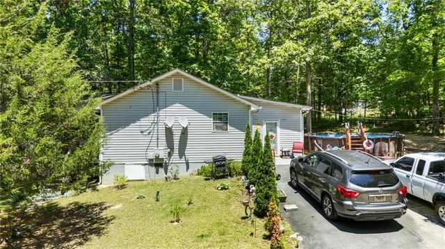 16 Two Run Crossing NW, Cartersville, GA 30120