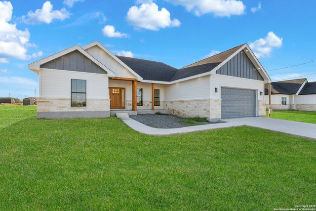 16935 Rancho Escondido, Atascosa, TX 78002