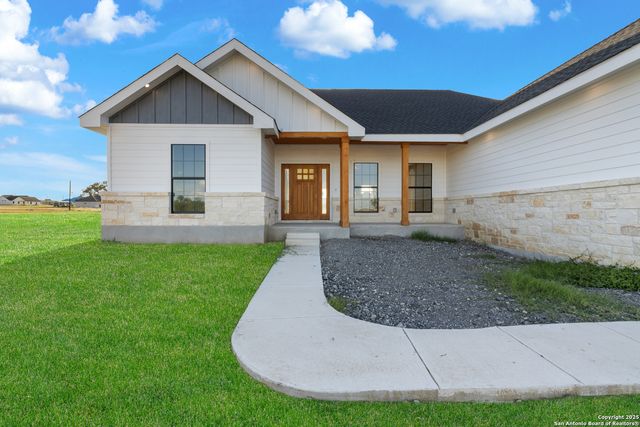 16935 Rancho Escondido, Atascosa, TX 78002