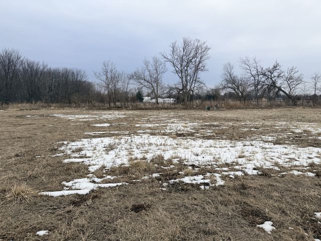 3 Crossing Court, Peru, IL 61354