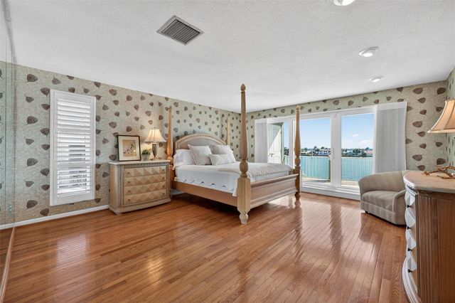 5840 BALAO WAY S, St Pete Beach, FL 33706