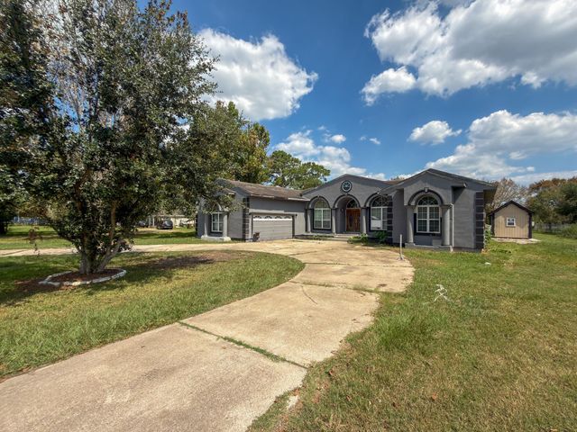 6811 Clara Lane, Rosharon, TX 77583
