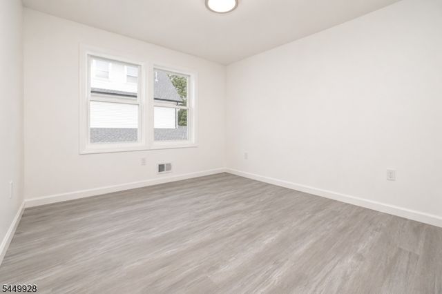 131 Lindsley Pl, East Orange City, NJ 07018