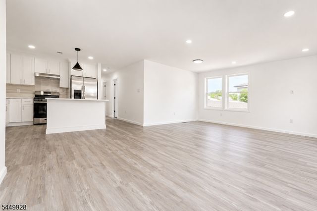 131 Lindsley Pl, East Orange City, NJ 07018